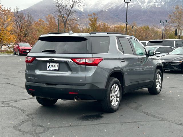2021 Chevrolet Traverse Leather photo 2
