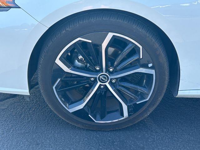 2023 Nissan Altima SR - Photo 13