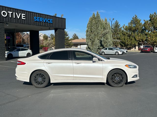 2014 Ford Fusion SE photo 2