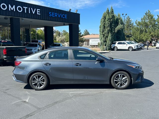 2022 Kia Forte LXS photo 3