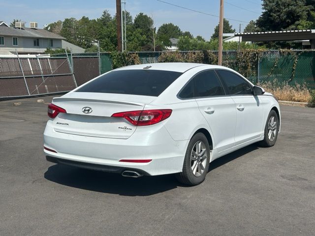 2017 Hyundai Sonata Base photo 4