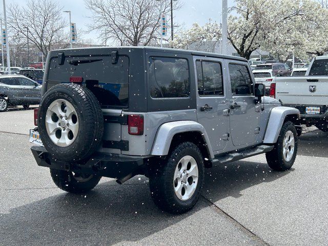 2013 Jeep Wrangler Unlimited Sahara photo 3