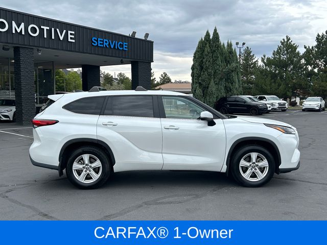 2023 Toyota Highlander L photo 2