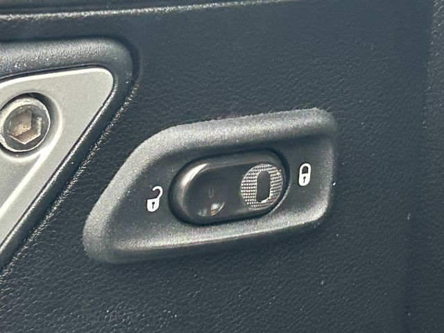 2014 Jeep Wrangler Unlimited Sahara - Photo 25
