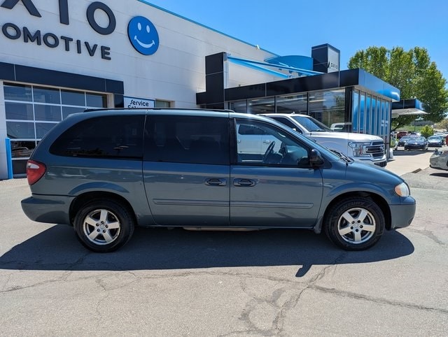 Used 2005 Dodge Grand Caravan SXT with VIN 2D4GP44L35R404657 for sale in Sandy, UT