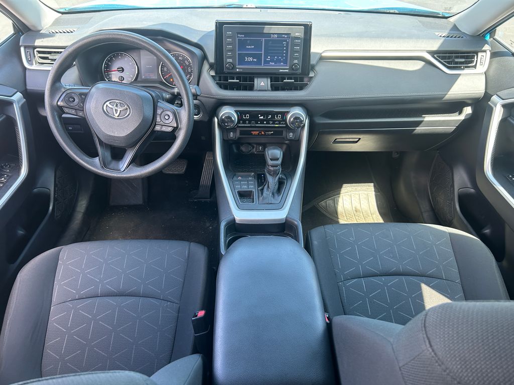 2021 Toyota RAV4 XLE - Photo 28