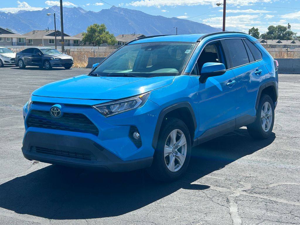 2021 Toyota RAV4 XLE - Photo 8