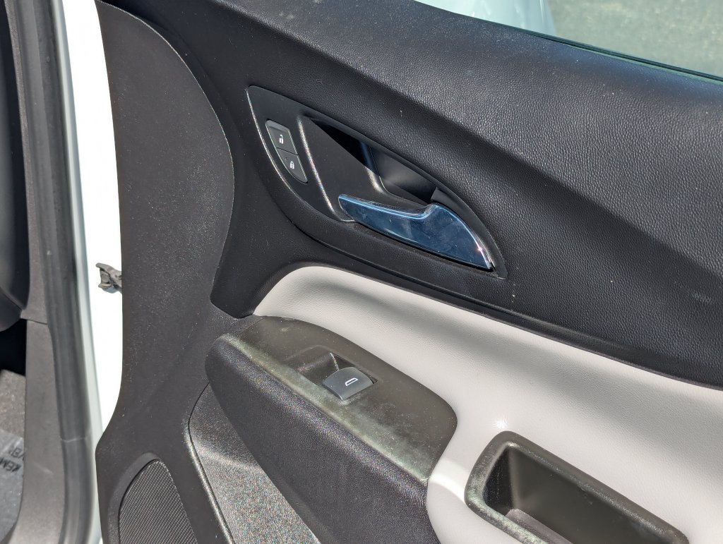 2021 Chevrolet Equinox LS - Photo 32