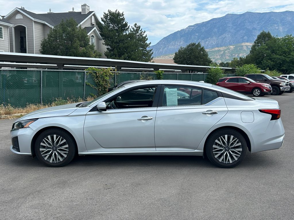 2023 Nissan Altima SV - Photo 7