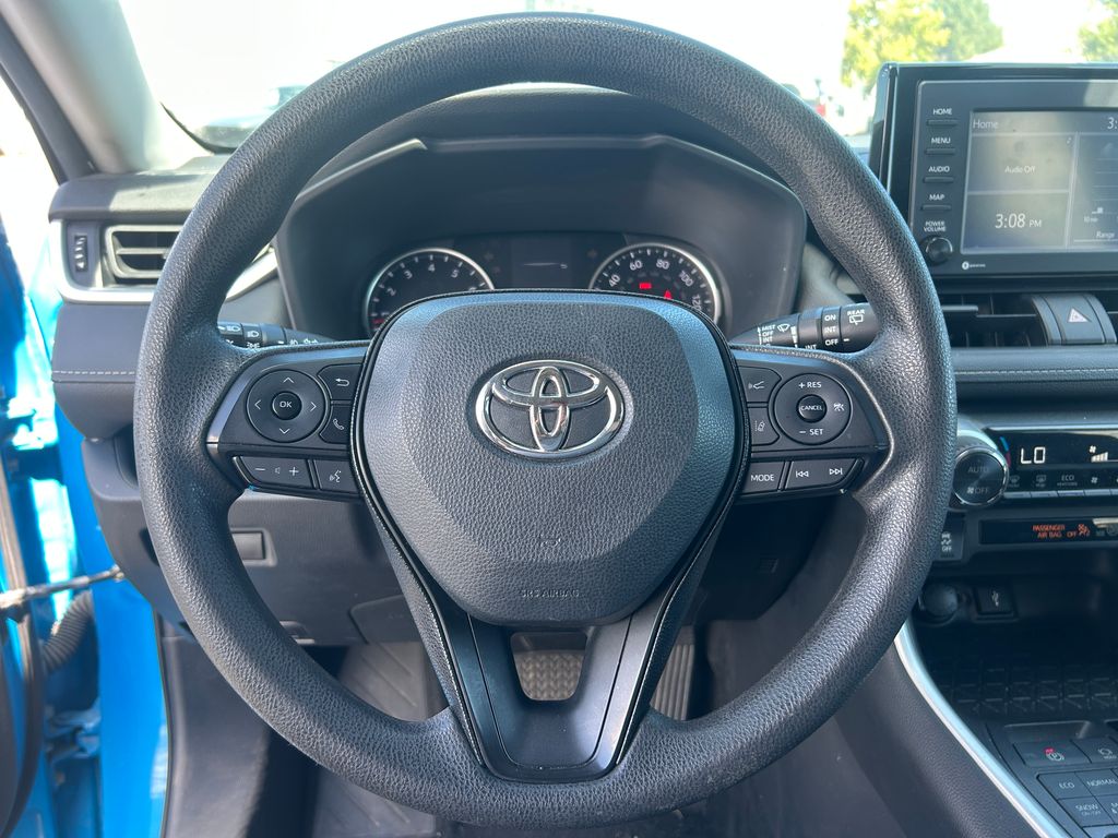2021 Toyota RAV4 XLE - Photo 19