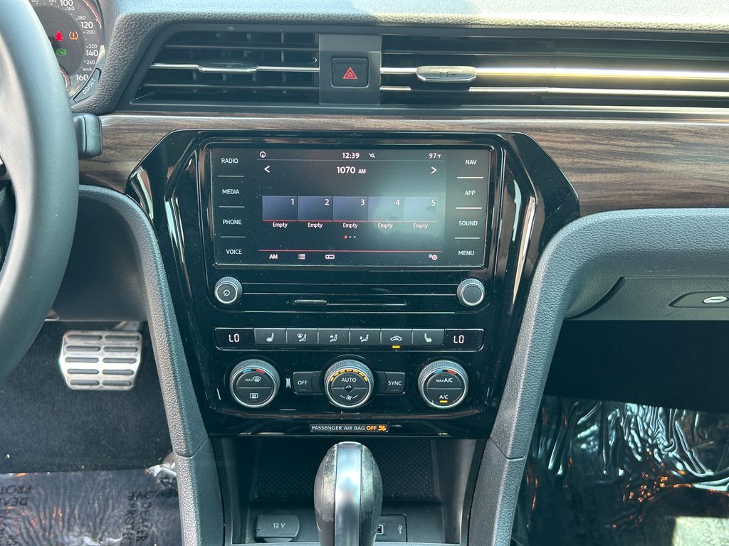 2022 Volkswagen Passat Limited Edition - Photo 13
