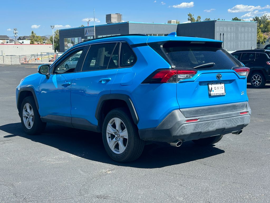 2021 Toyota RAV4 XLE - Photo 6