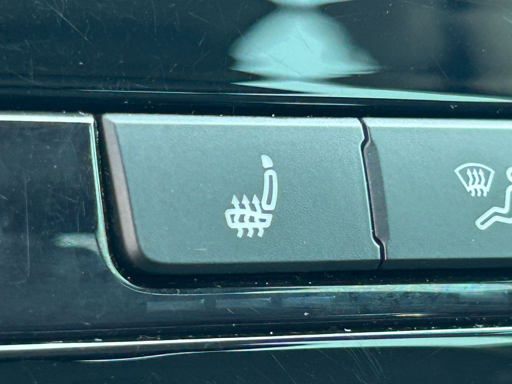 2022 Volkswagen Passat Limited Edition - Photo 15