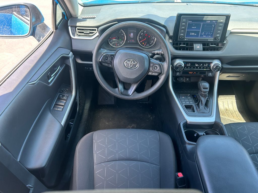 2021 Toyota RAV4 XLE - Photo 27