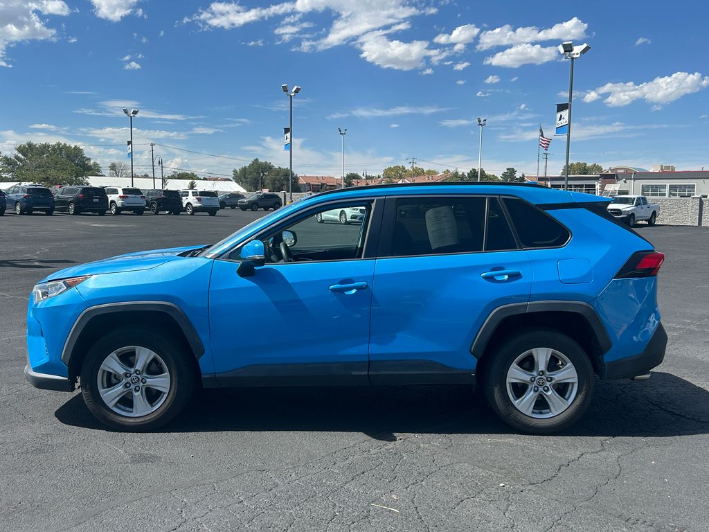 2021 Toyota RAV4 XLE - Photo 6