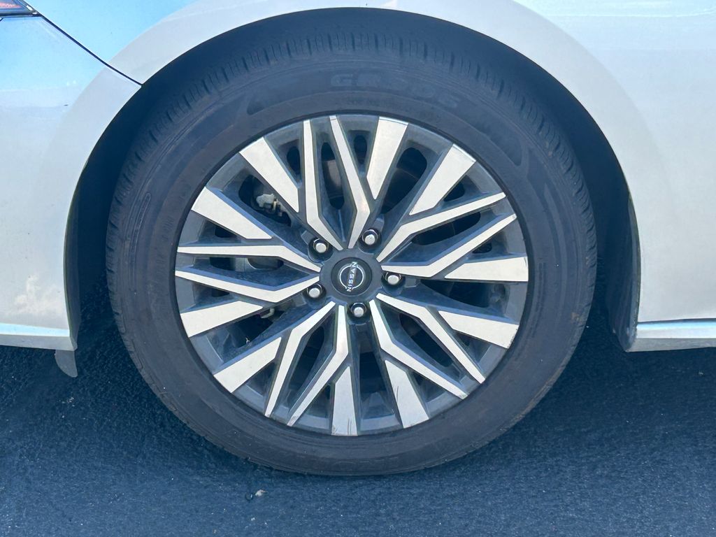 2023 Nissan Altima SV - Photo 11