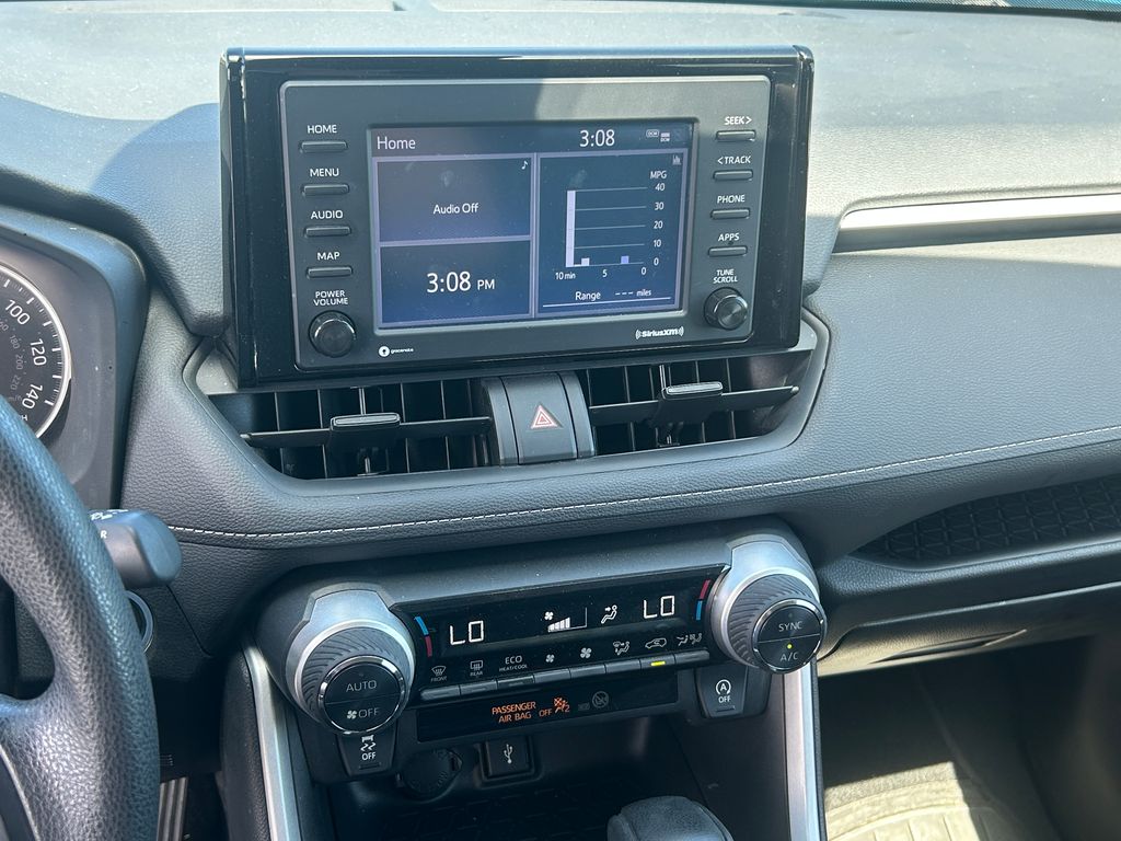 2021 Toyota RAV4 XLE - Photo 12