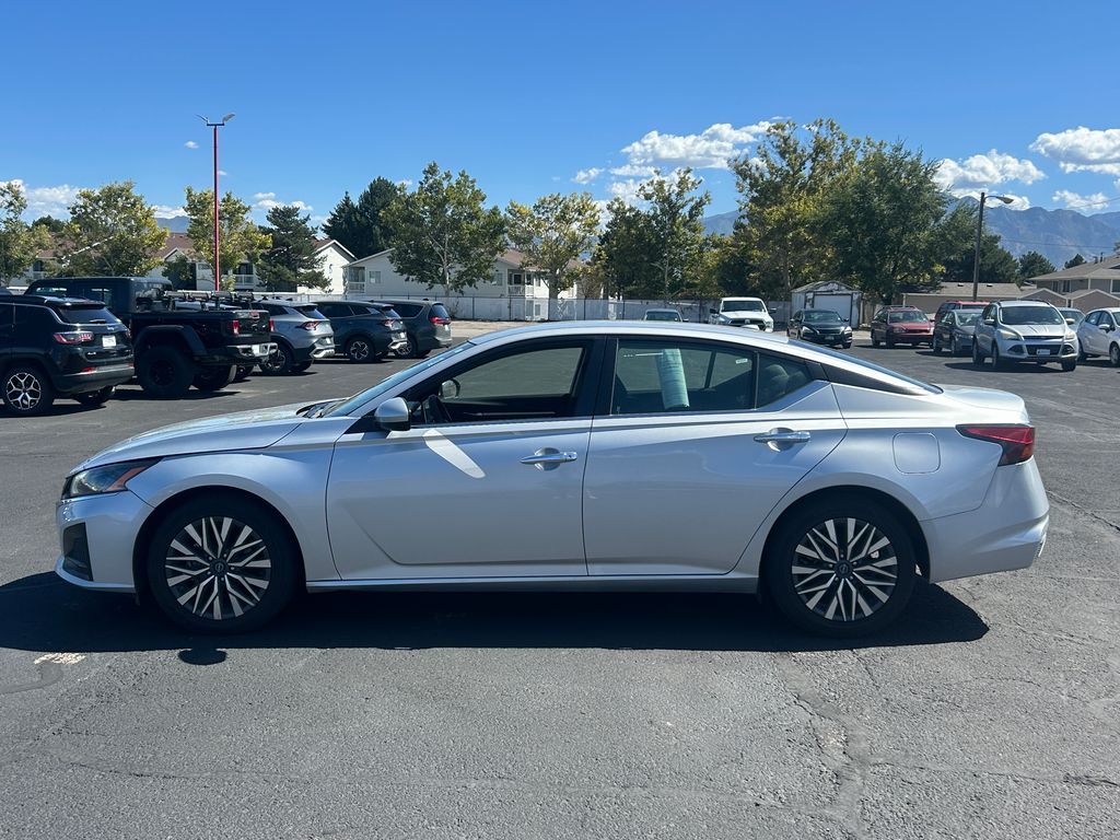 2023 Nissan Altima SV - Photo 7