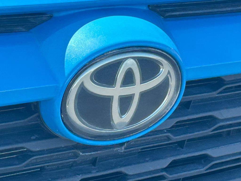 2021 Toyota RAV4 XLE - Photo 10