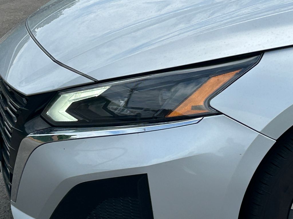 2023 Nissan Altima SV - Photo 11