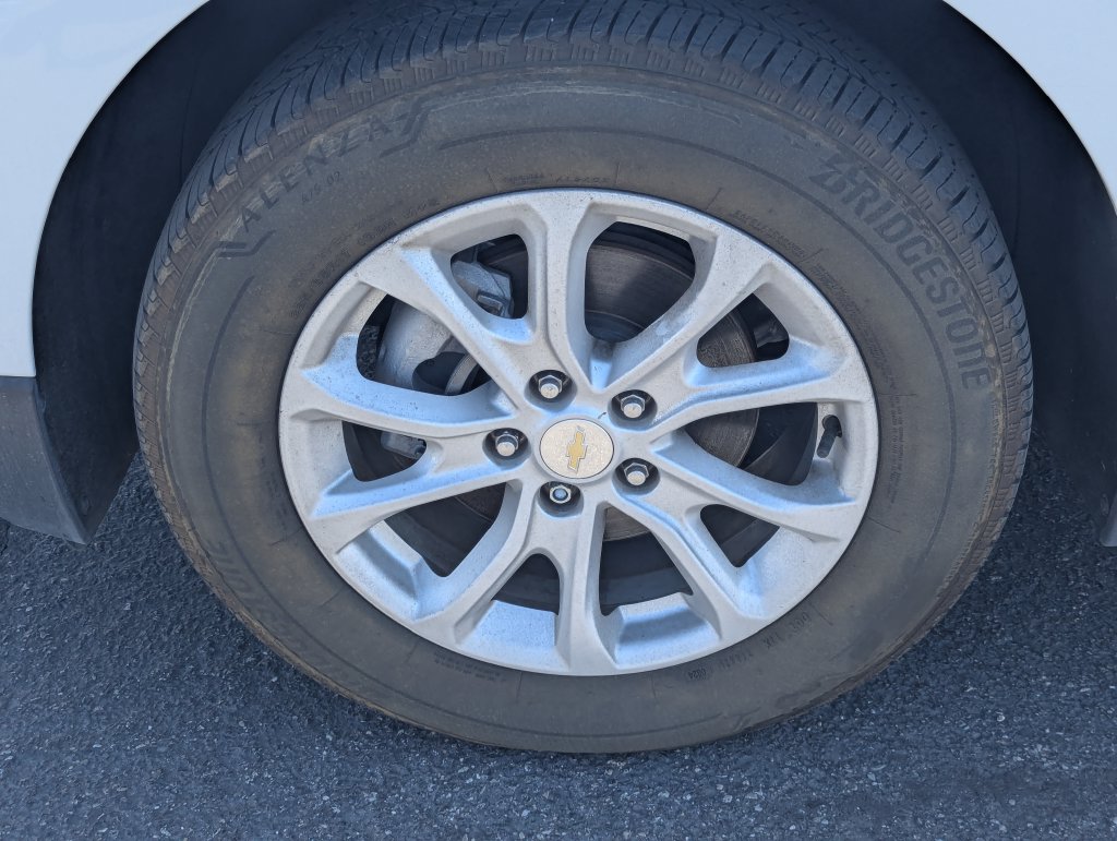 2021 Chevrolet Equinox LS - Photo 11