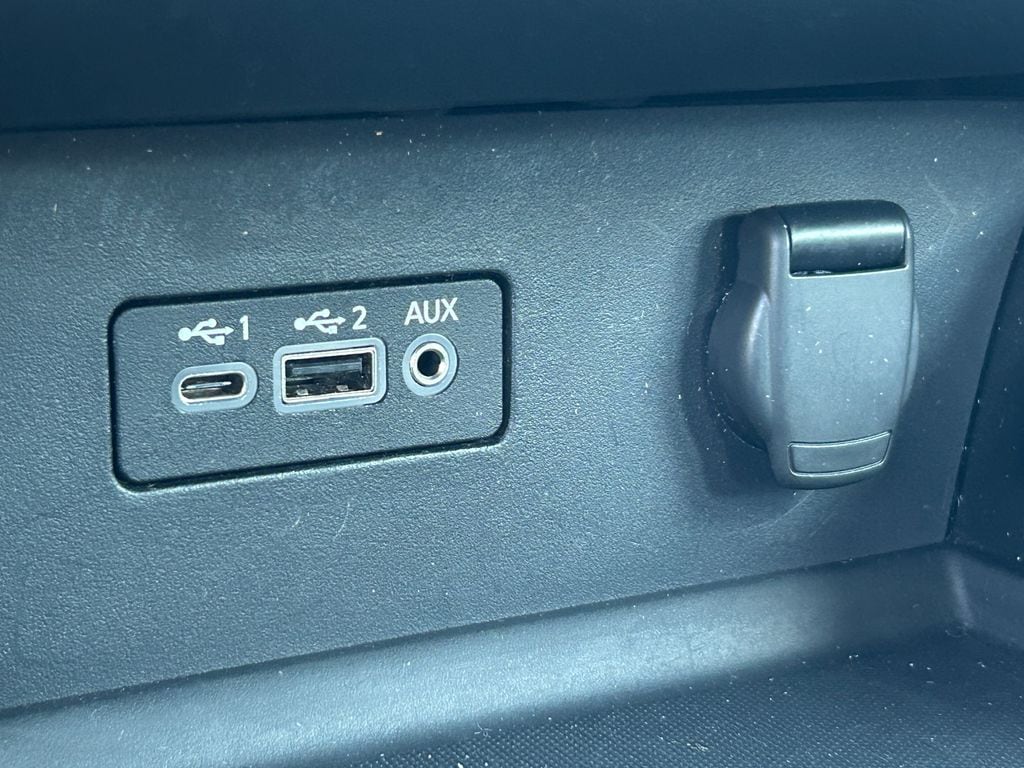 2023 Nissan Altima SV - Photo 14