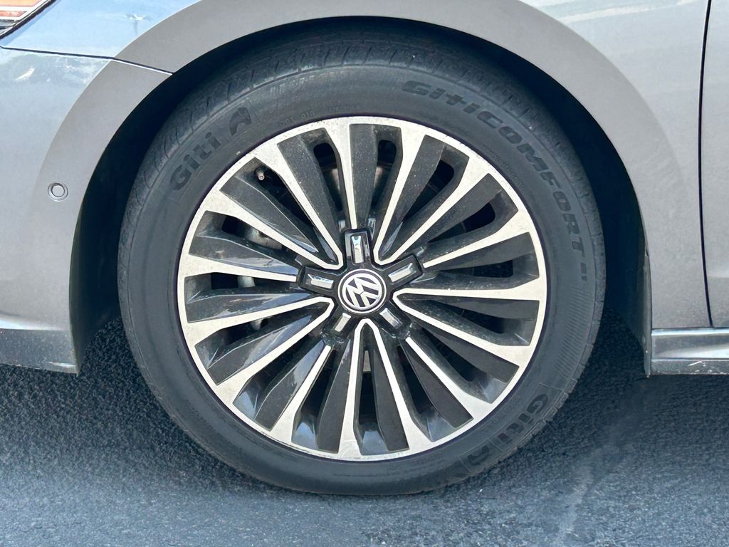 2022 Volkswagen Passat Limited Edition - Photo 11