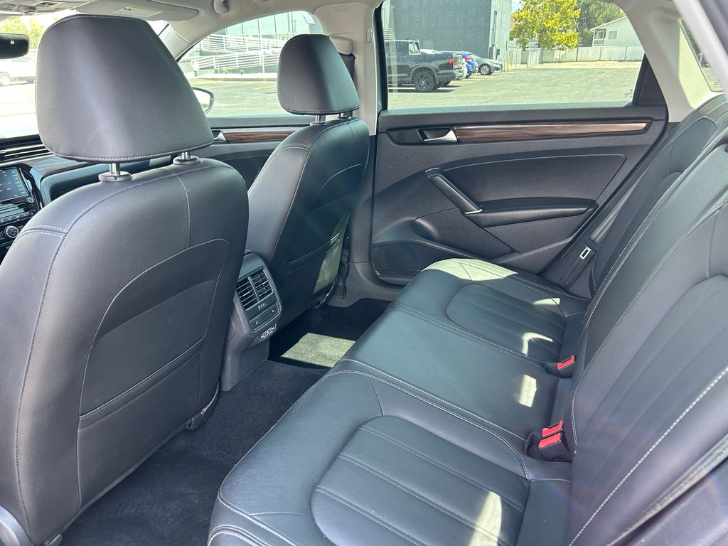 2022 Volkswagen Passat Limited Edition - Photo 32