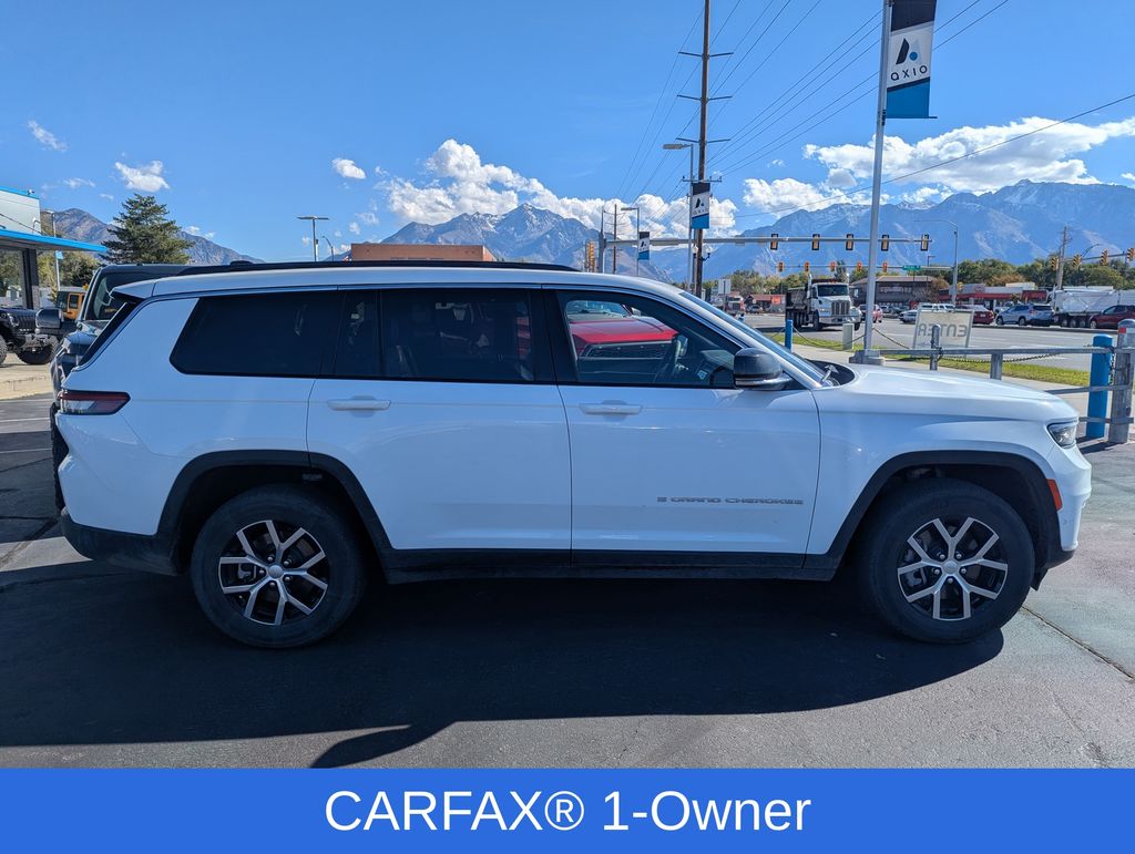 2024 Jeep Grand Cherokee Limited photo 2