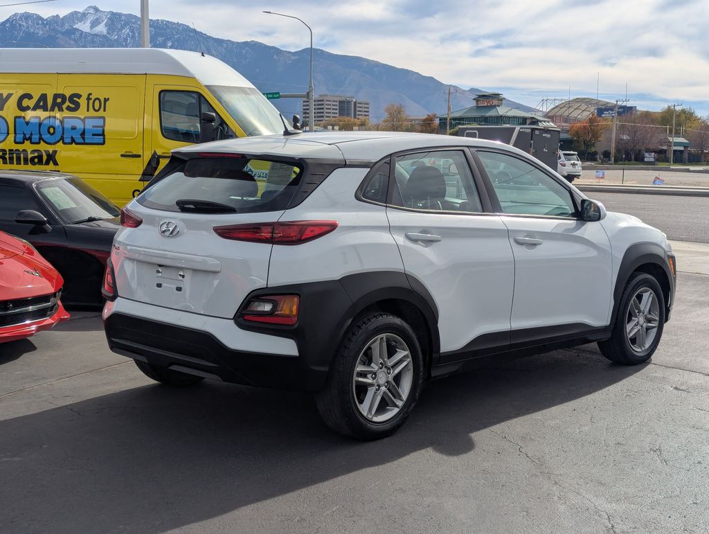 2020 Hyundai Kona SE photo 2