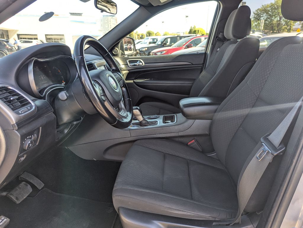 2020 Jeep Grand Cherokee Laredo - Photo 25