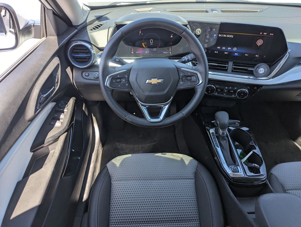 2024 Chevrolet Trax LT - Photo 30