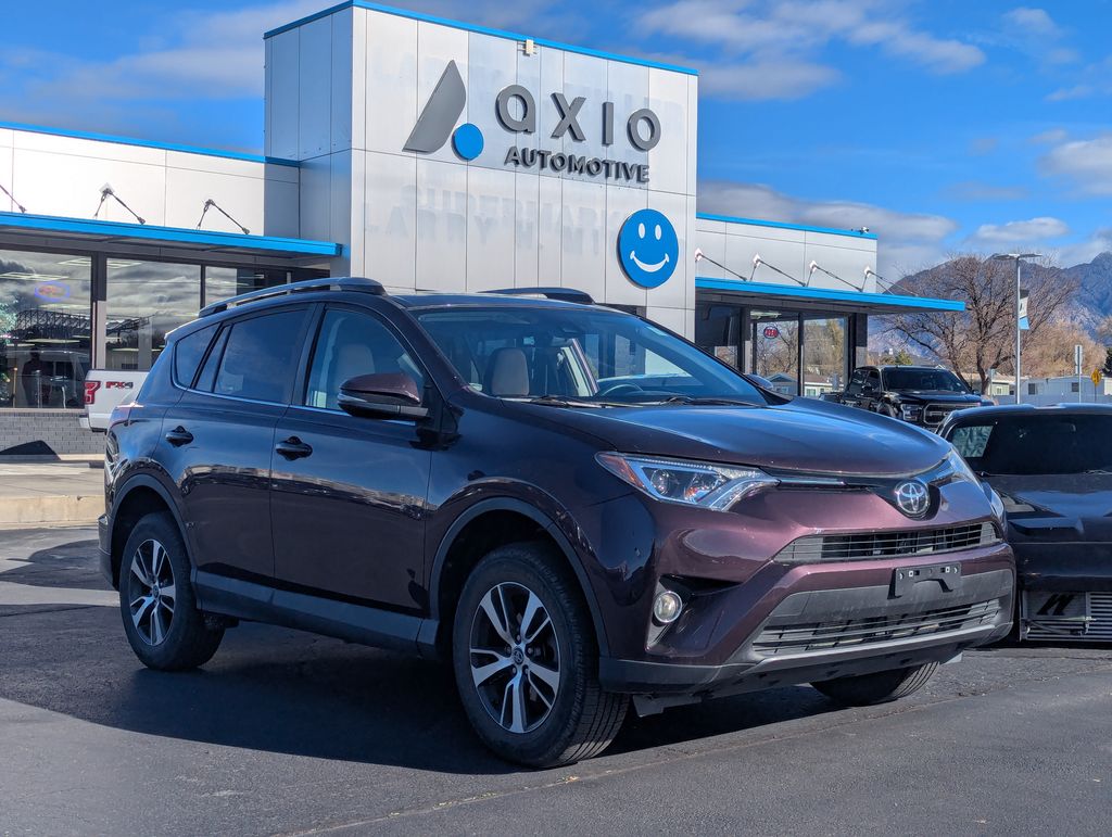 2018 Toyota RAV4 XLE's photo