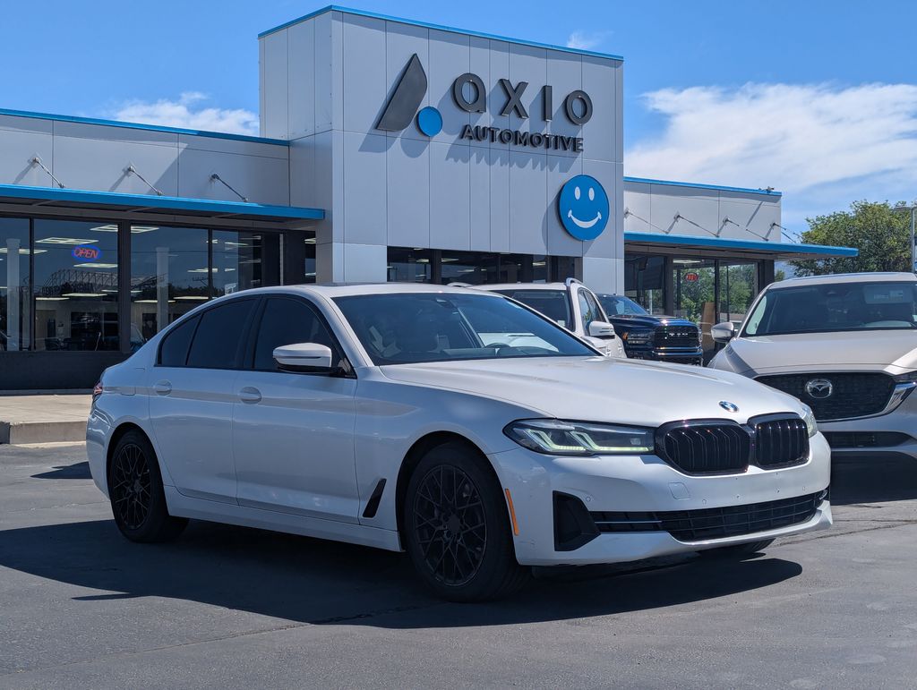 2022 BMW 5 Series 530i xDrive Sedan's photo