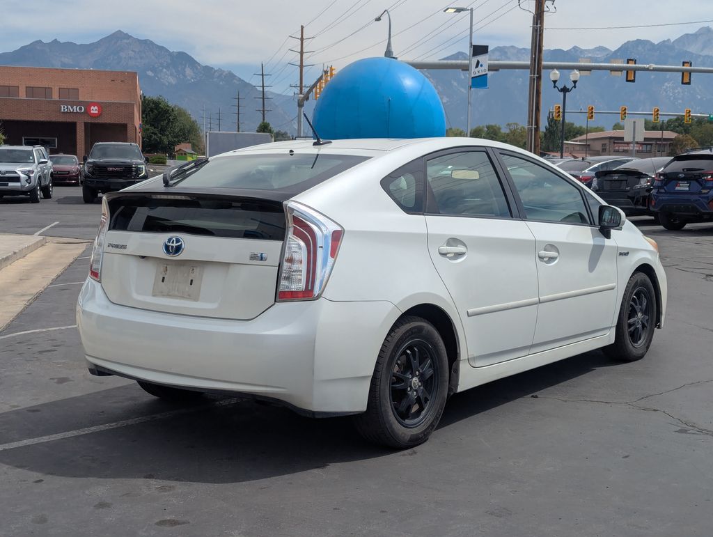2012 Toyota Prius photo 2