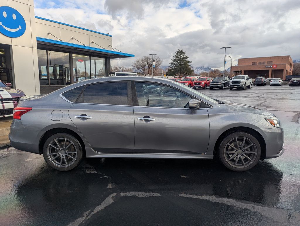 2017 Nissan Sentra SR photo 2