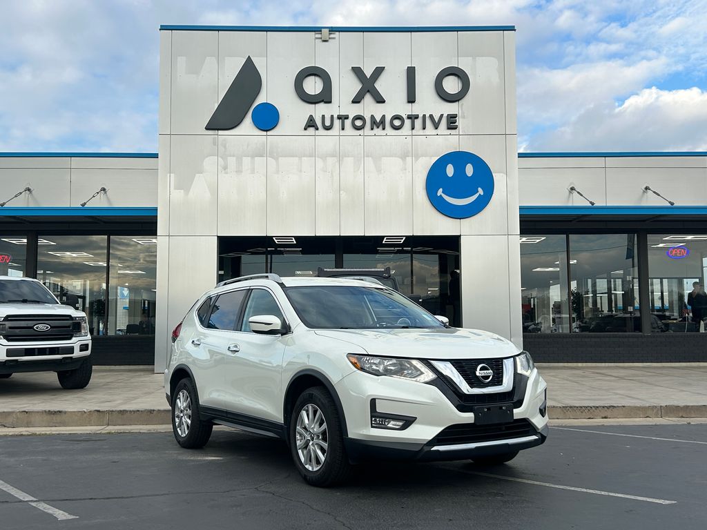 2017 Nissan Rogue SV's photo