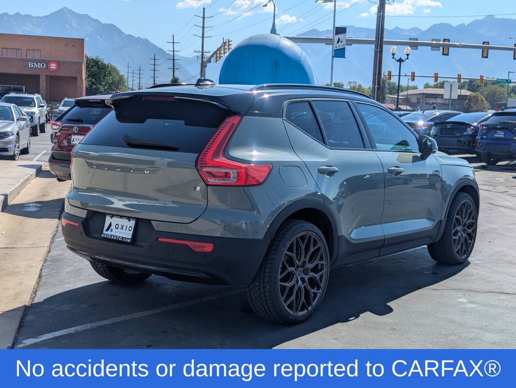 2023 Volvo XC40 AWD Ultimate photo 3