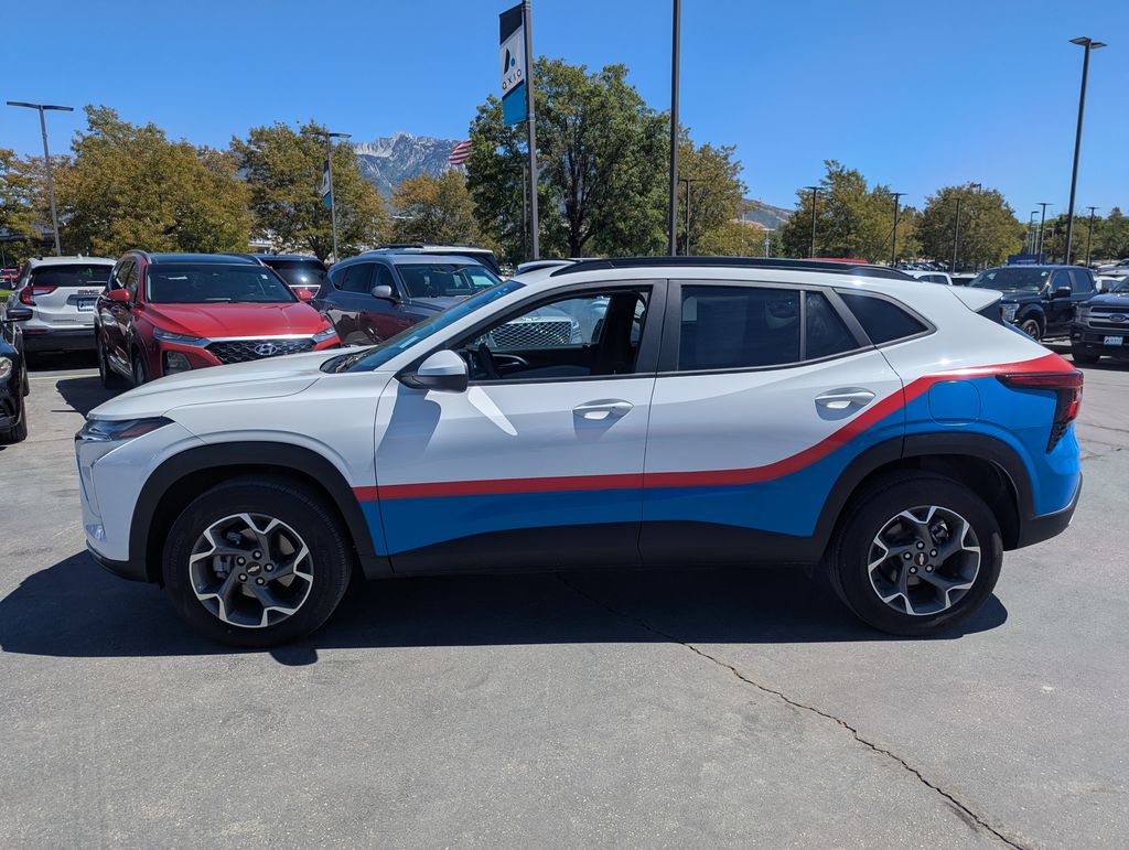2024 Chevrolet Trax LT - Photo 10