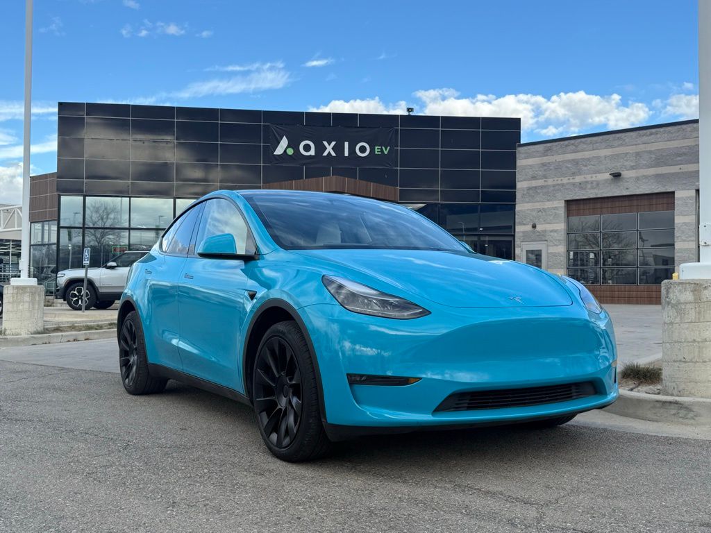 2023 Tesla Model Y Long Range's photo