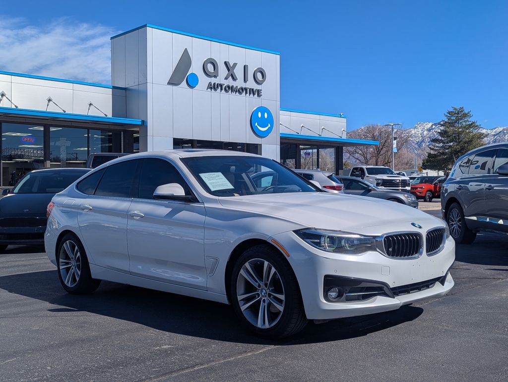 2017 BMW 3 Series 330i xDrive Gran Turismo's photo