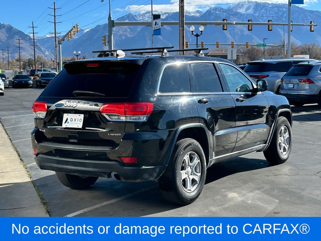 2017 Jeep Grand Cherokee Laredo photo 4