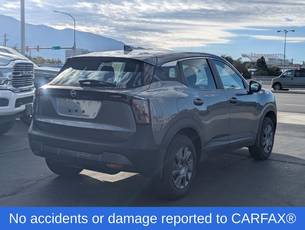 2025 Nissan Kicks S photo 2