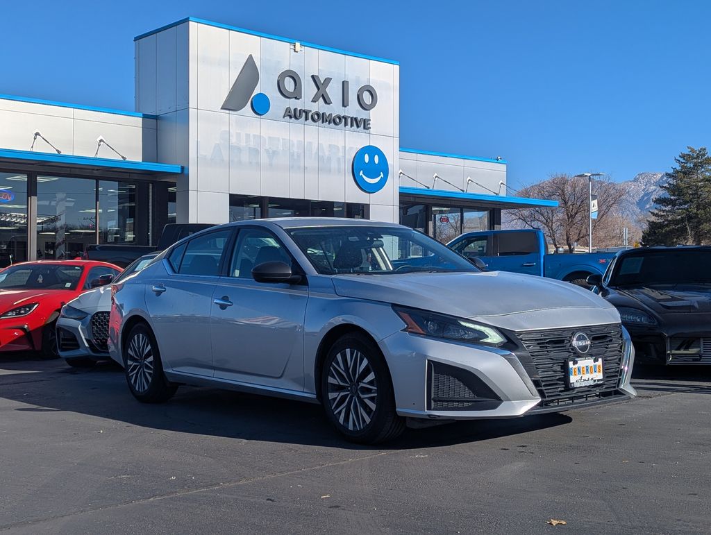 2024 Nissan Altima SV's photo