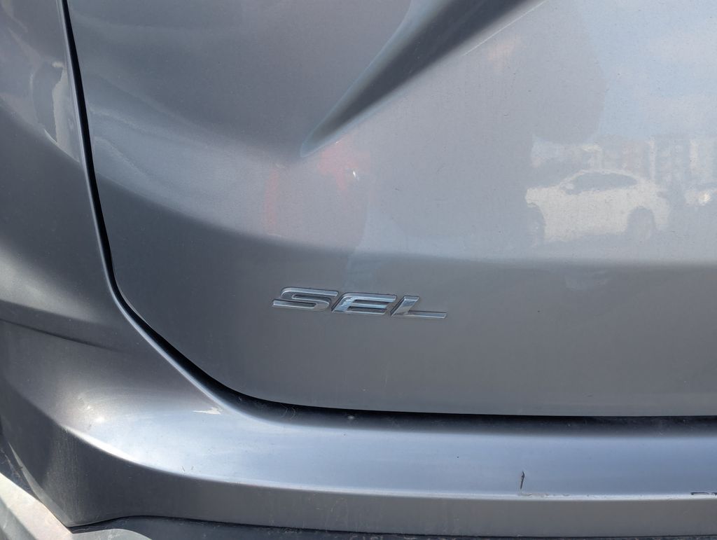 2021 Ford Edge ST-Line photo 2