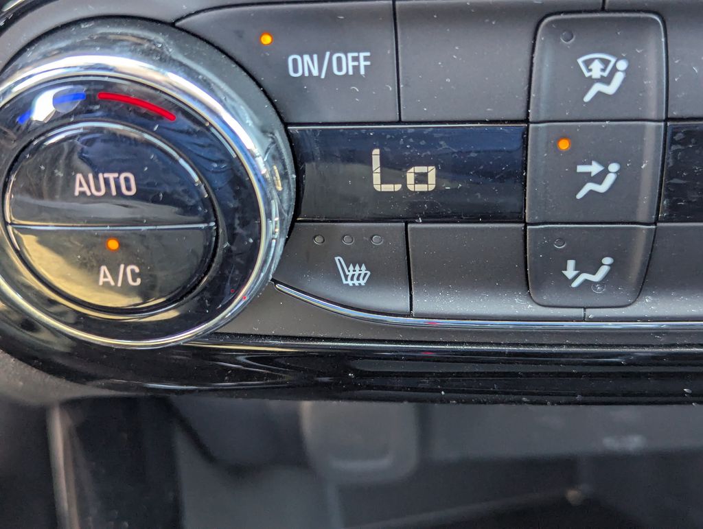2024 Chevrolet Trax LT - Photo 19