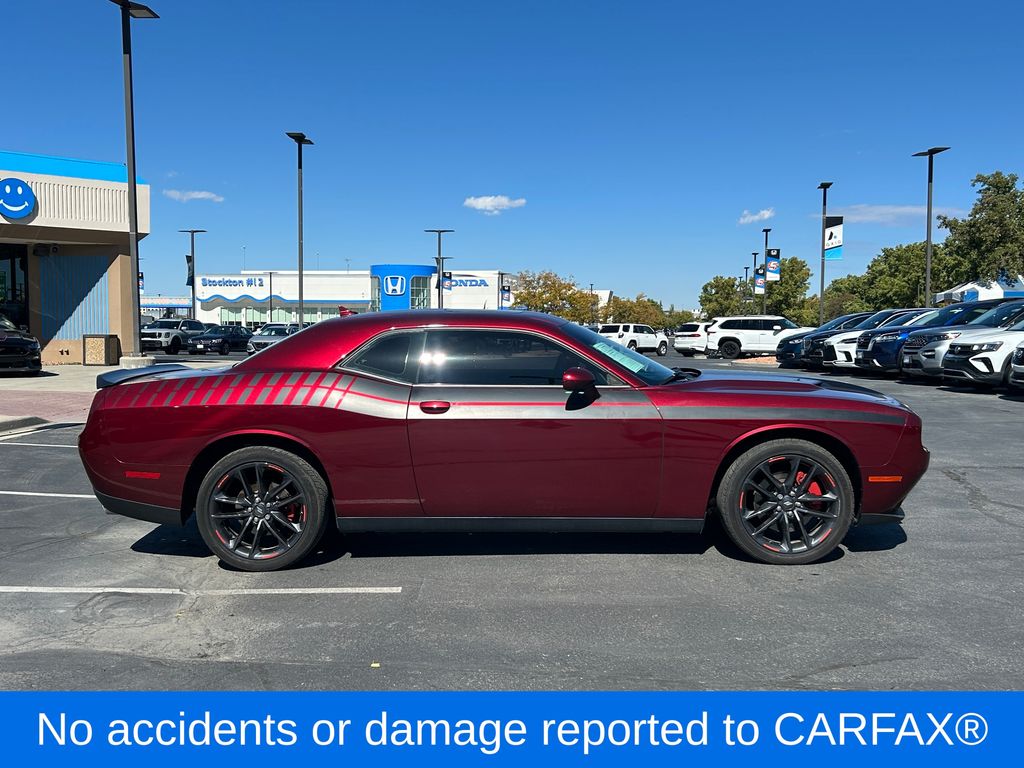 2023 Dodge Challenger SXT photo 2