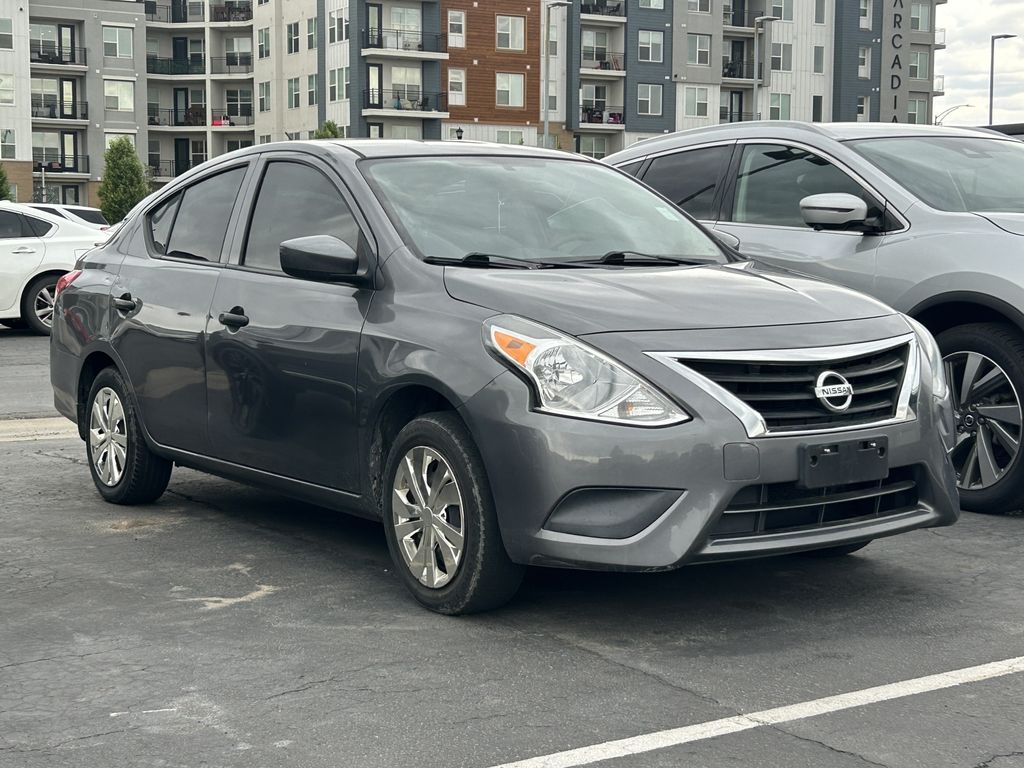 2016 Nissan Versa 1.6 S MT's photo