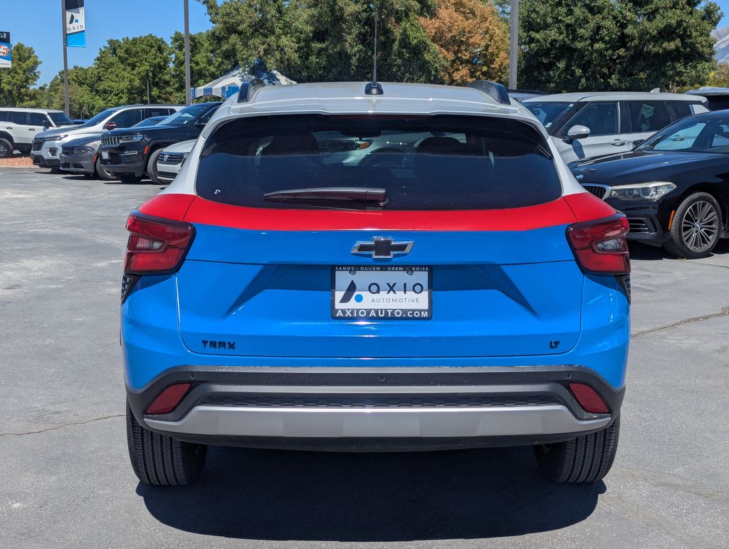 2024 Chevrolet Trax LT - Photo 8