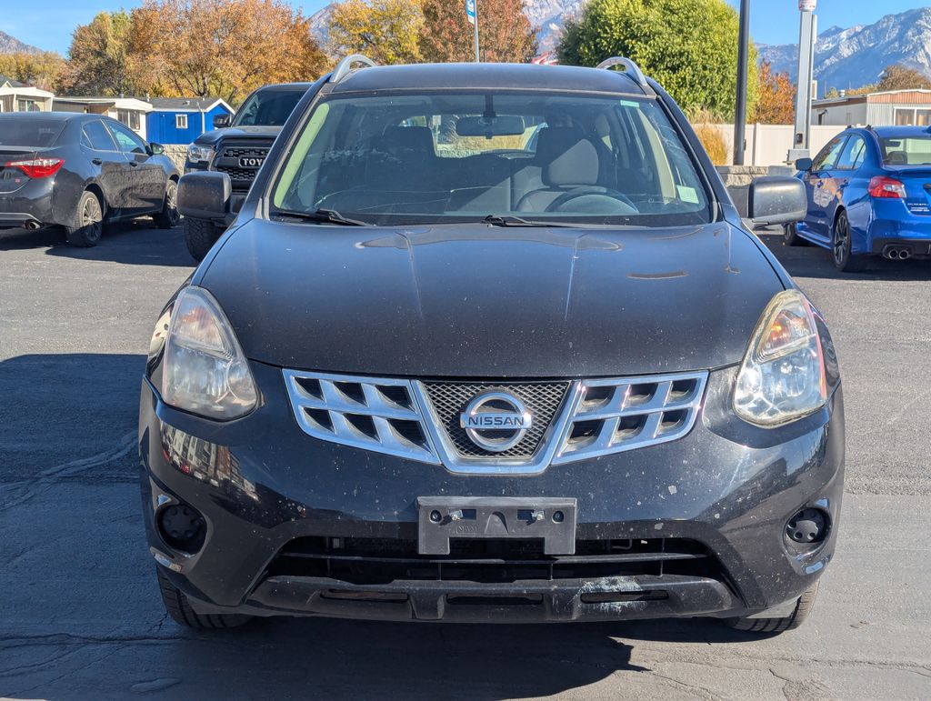 2015 Nissan Rogue Select S photo 2